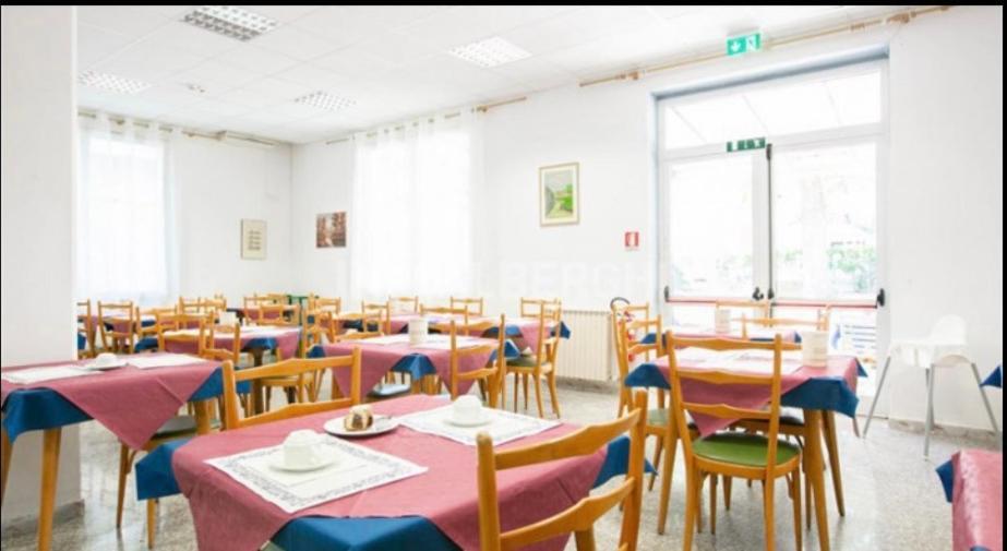 Hotel Silvana Beach Rimini Exterior photo
